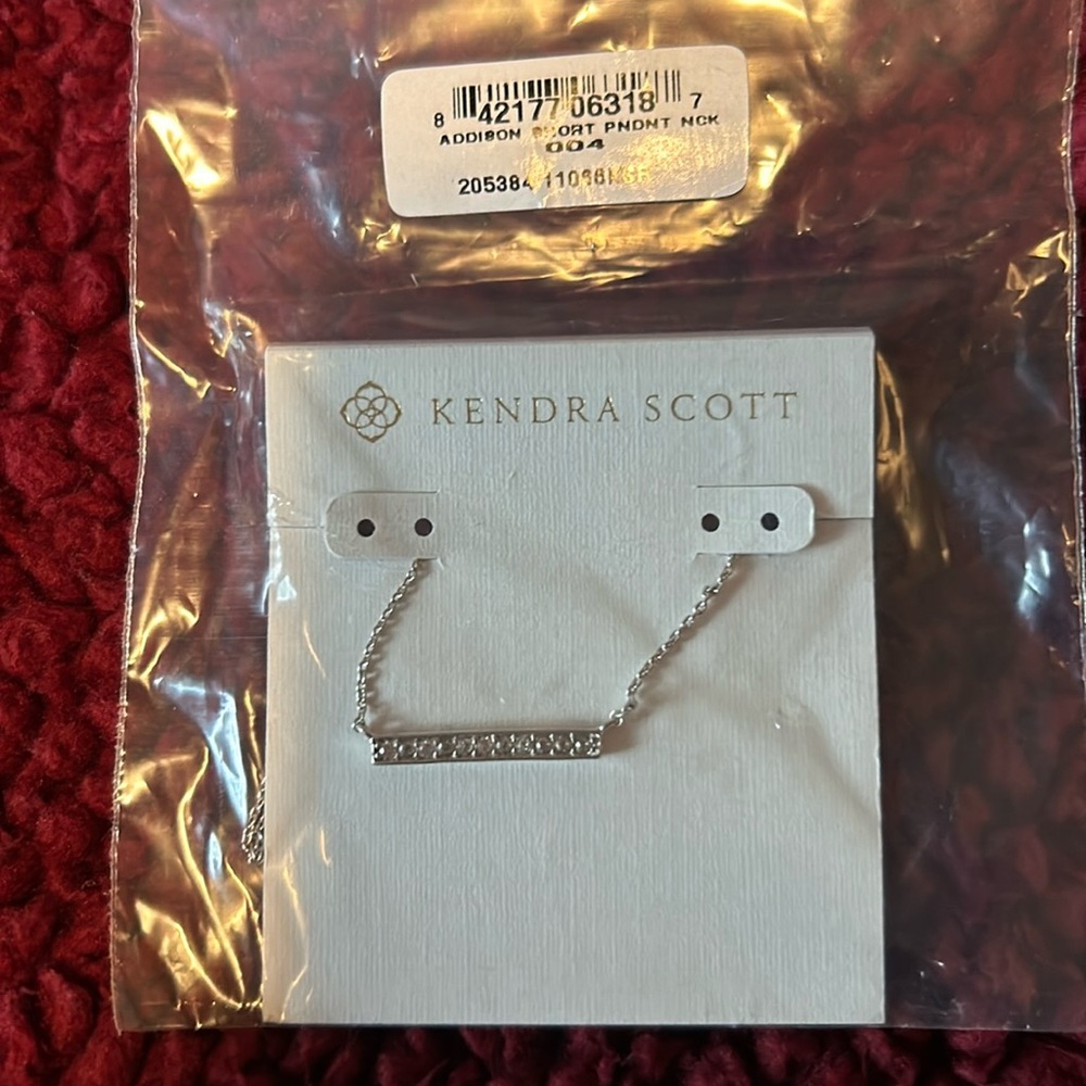 Silver necklace with faux crystal. Kendra Scott